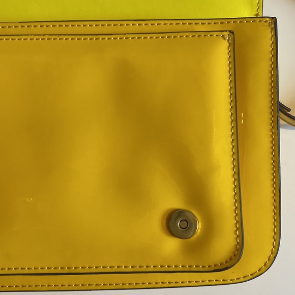 ✨NEW✨ STEVE MADDEN YELLOW CROSSBODY BAG - Picture 14 of 16
